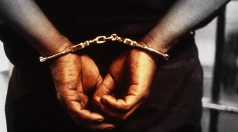 goons-attacked-police-six-arrested-thrissur